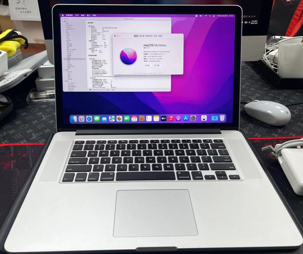 15 岁 macbookpro 日本成色极佳,运行流畅,办公、设计、游戏无压力